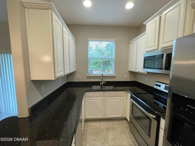 Building Photo - 207 Wentworth Grande Dr