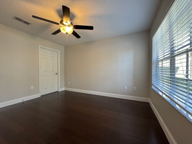 Building Photo - Oviedo 2/2 Condo with Tile & LVP Flooring, Updated Baths, New Paint & Appliances!