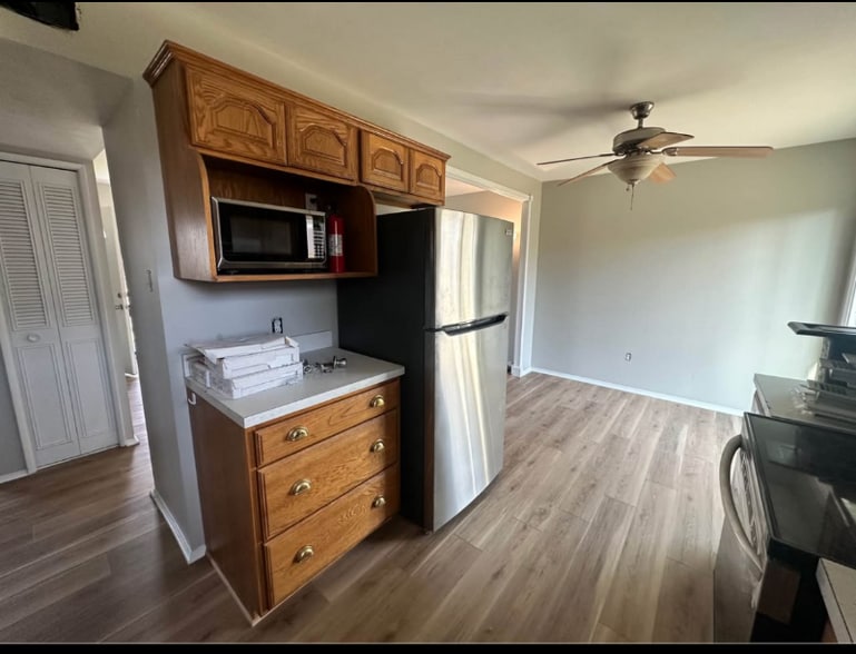 Building Photo - 716 Spicewood Dr