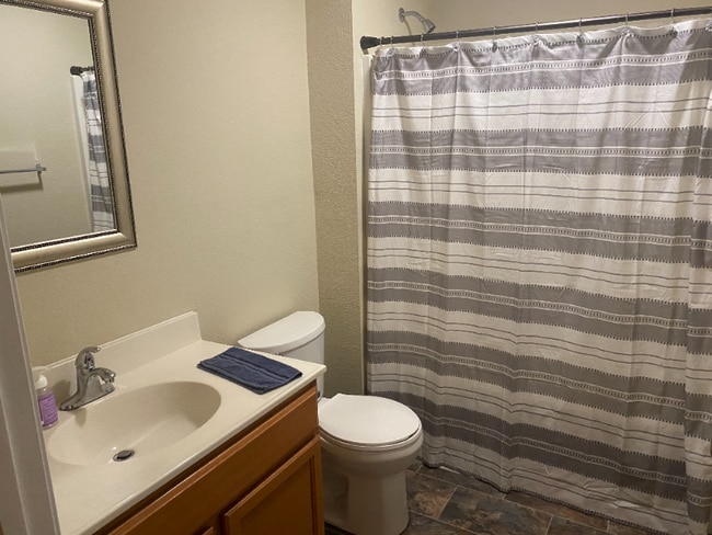 Building Photo - 141 St George Ln