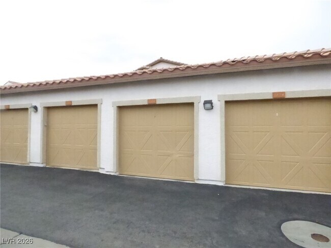 Building Photo - 50 Aura de Blanco St