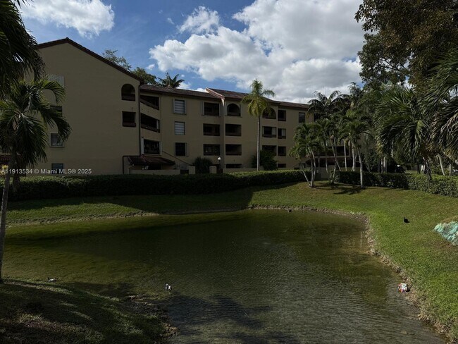 Building Photo - 9015 SW 125th Ave