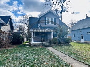 Building Photo - 436 E 5th St