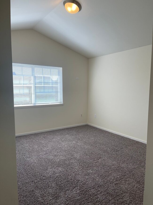 Building Photo - Beautiful Condo off Ellsworth!