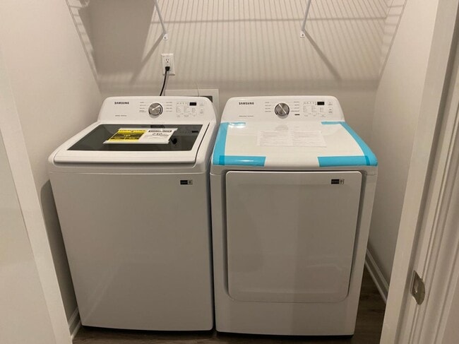 Laundry Room - 814 Oak Center Dr