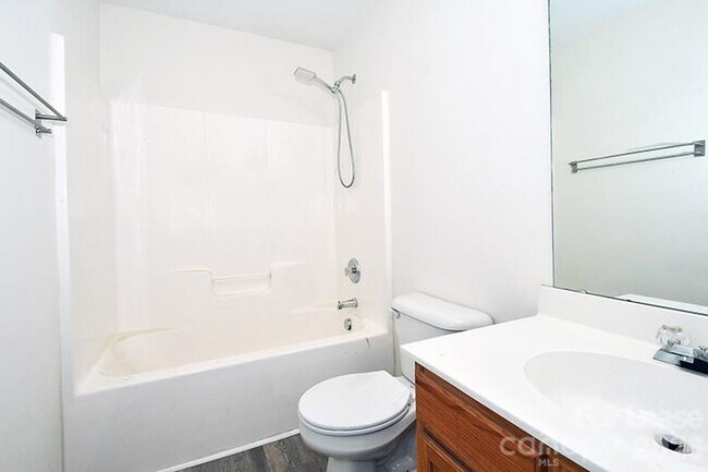 Building Photo - 8629 Buckhorn St