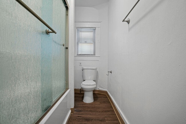 Building Photo - Charming 3 Bedroom Home Near Broadway | Spacious Layout | Prime Sacramento Location