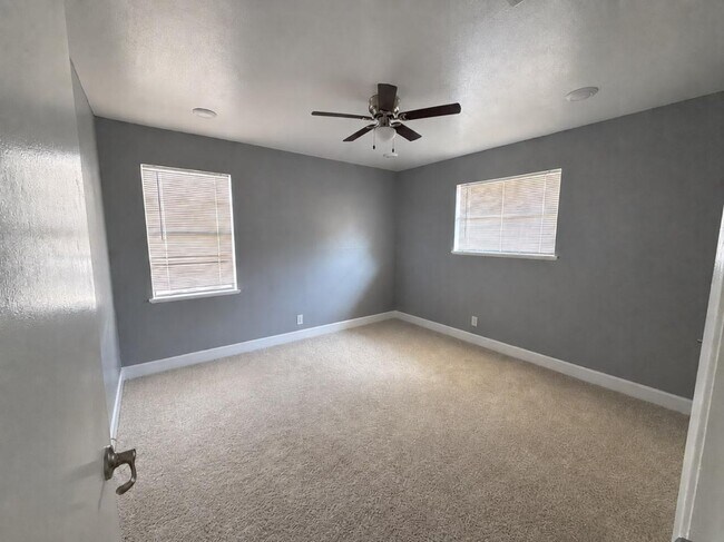 Building Photo - 151 Darden Dr