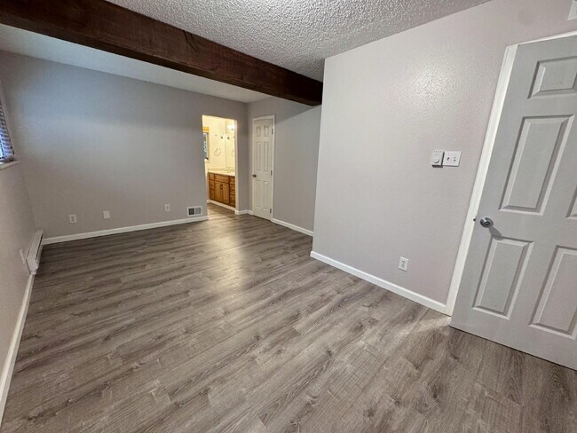 Building Photo - 3031 S Flamingo Way