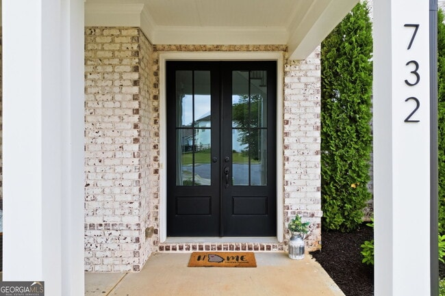 Building Photo - 732 Bridgeview Dr