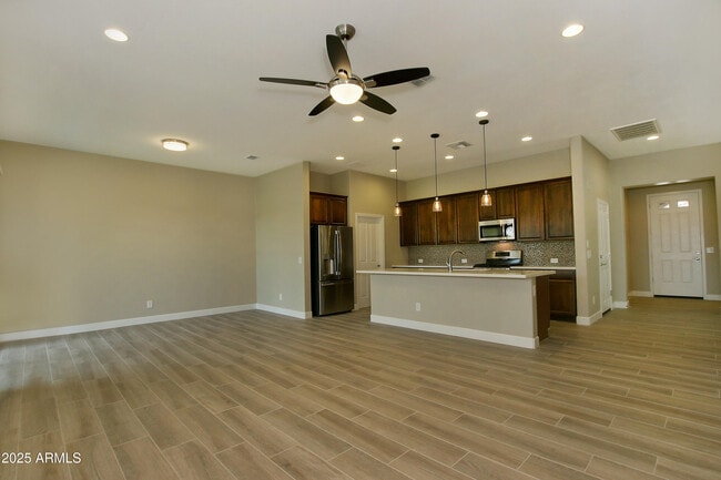 Building Photo - 16931 W Holly St