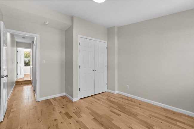 Building Photo - 139 N Montford Ave