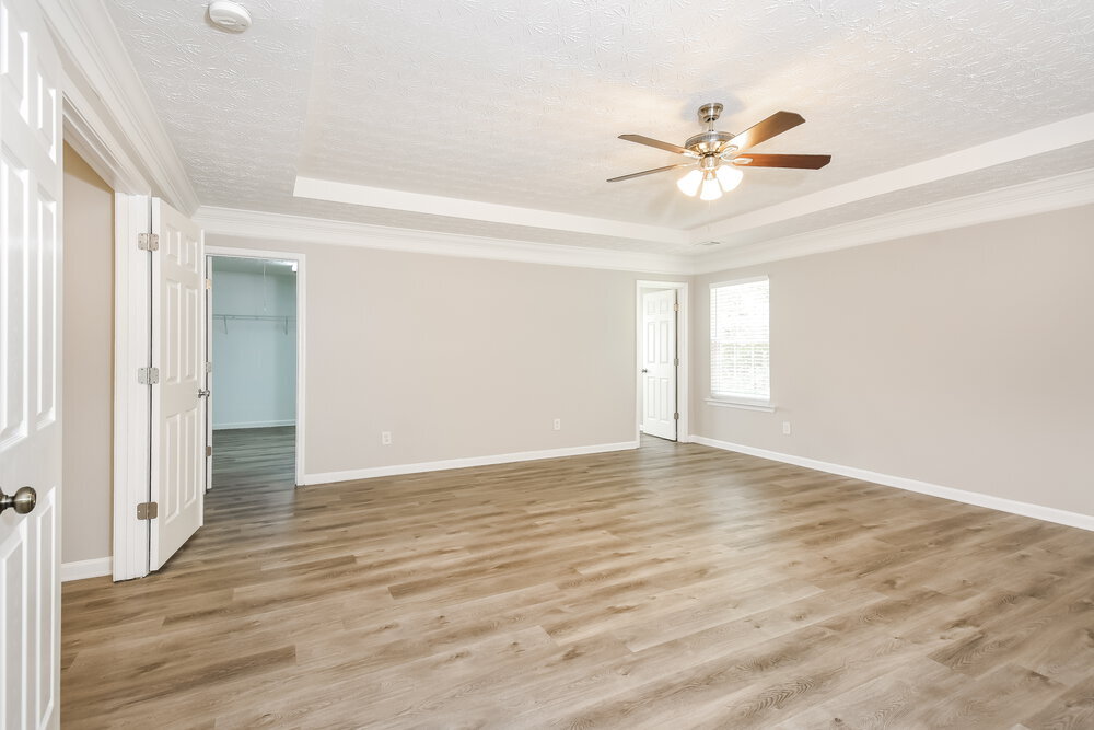Building Photo - 2110 Valley Creek Dr