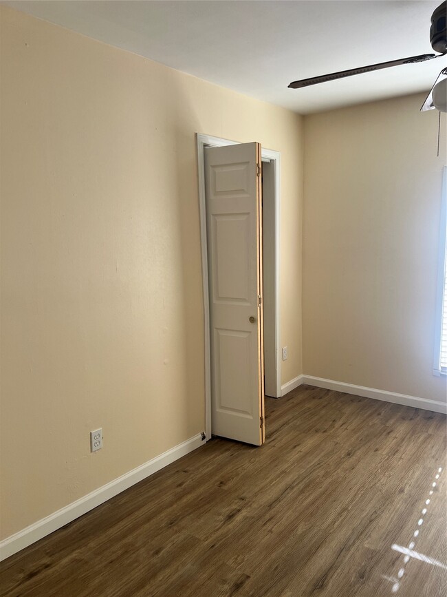 Building Photo - 5604 Chapman St