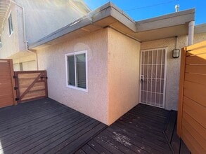 Building Photo - West Ventura 1+1 bedroom unit with a 2 car...