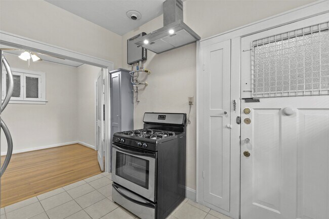 Building Photo - 436 Westmoreland St