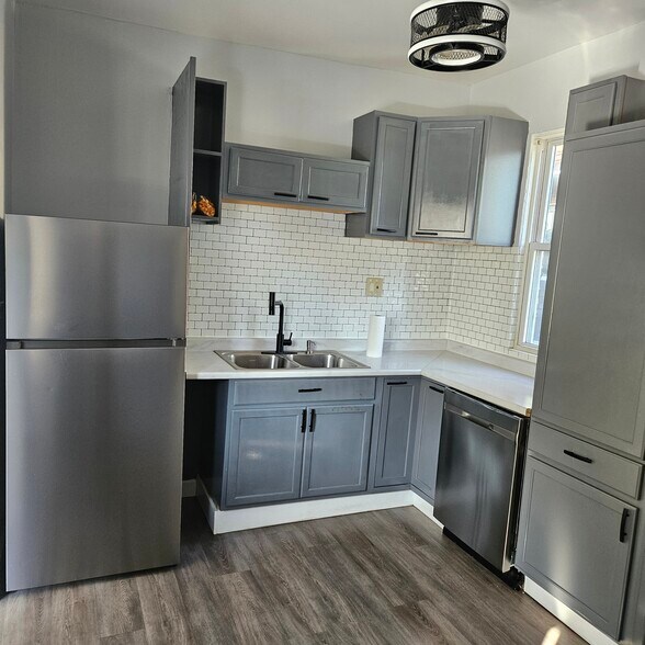 Kitchen - 5241 W Washington Blvd