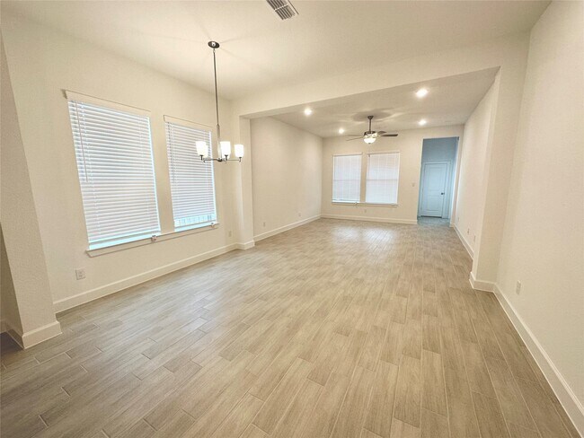Building Photo - 18419 Palmetto Vw Dr