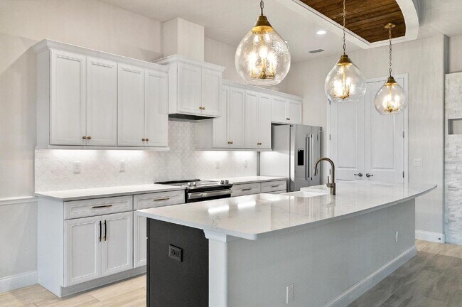 Building Photo - 128 Del Palma Dr