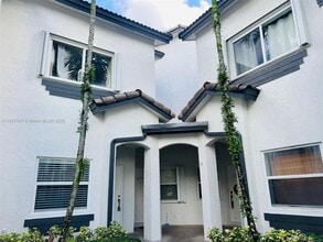 Building Photo - 2319 SE 24th Ave