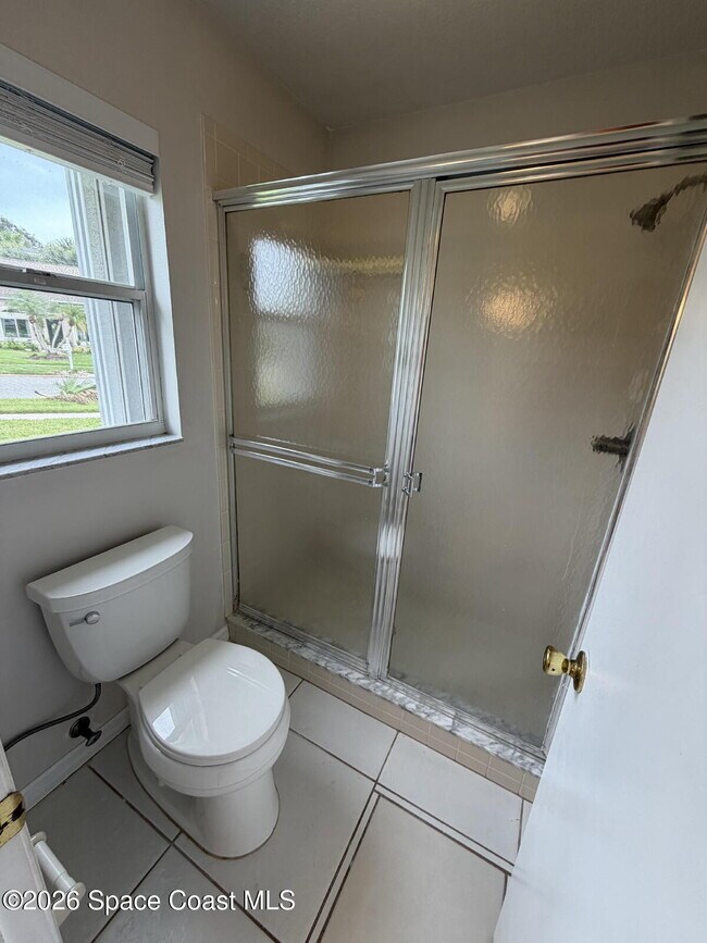 Building Photo - 1305 Ambra Dr