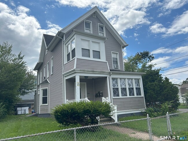 Building Photo - 214 Blohm St