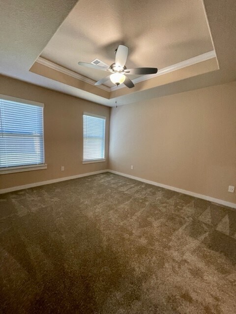 Building Photo - 510 Little Lona Ave