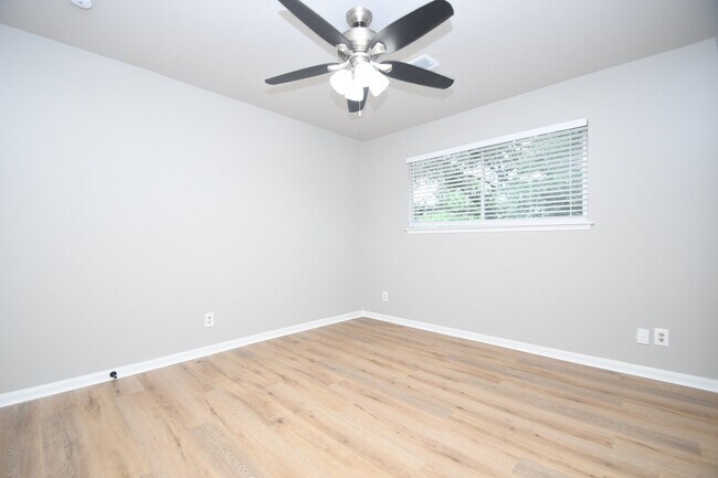 Building Photo - 1526 Barraud Ct