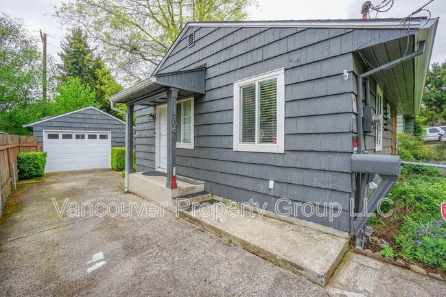 Building Photo - 1206 Grand Blvd