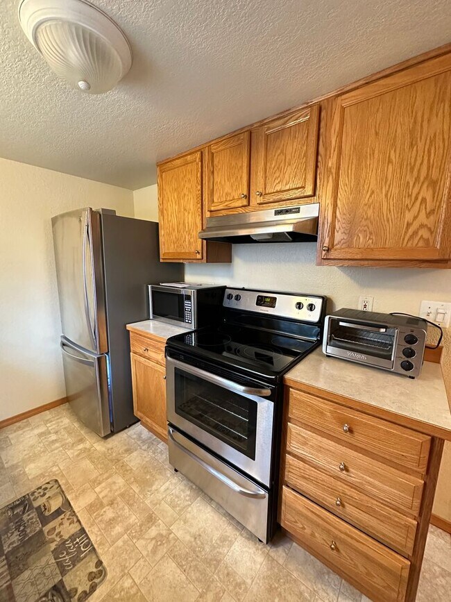 Building Photo - 2 Bedroom Condo in Lake Stevens!
