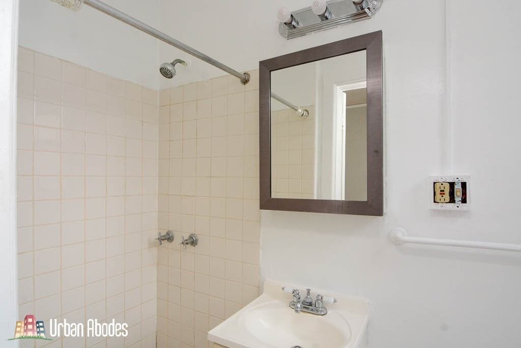 Building Photo - 3835 N Fremont St