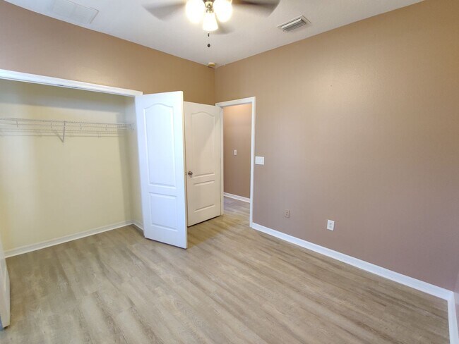 Building Photo - 7801 Seafield Ln