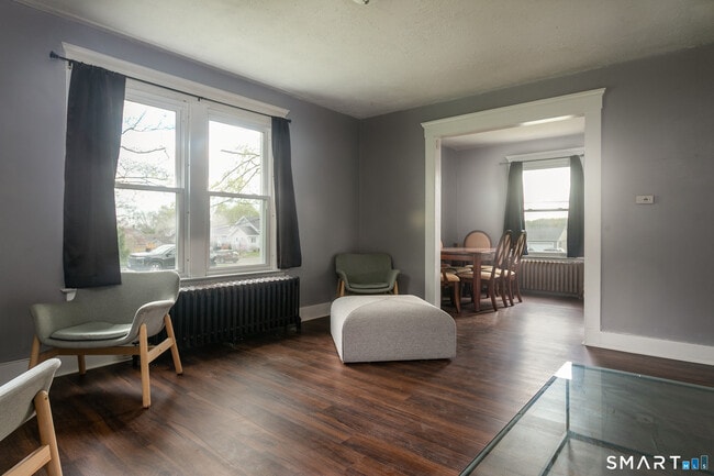 Building Photo - 101 Laurel St