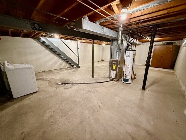 Building Photo - 1710 Carriage Hill Dr