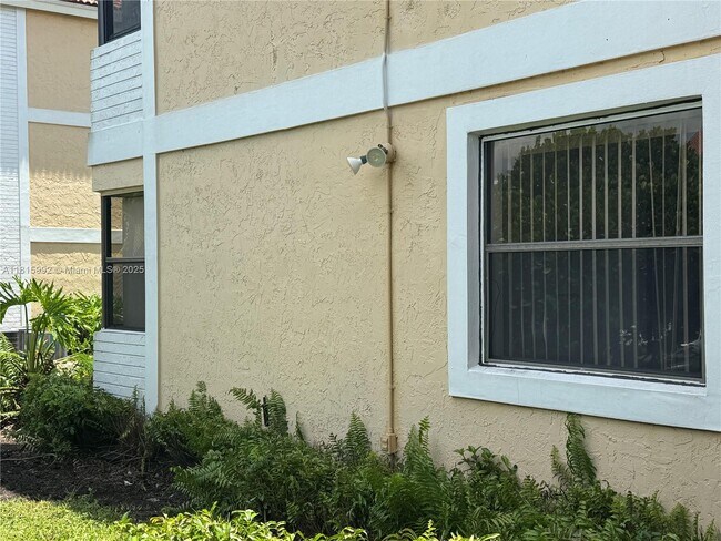 Building Photo - 5661 Riverside Dr