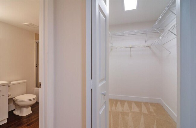 Building Photo - 491 Racquet Club Rd