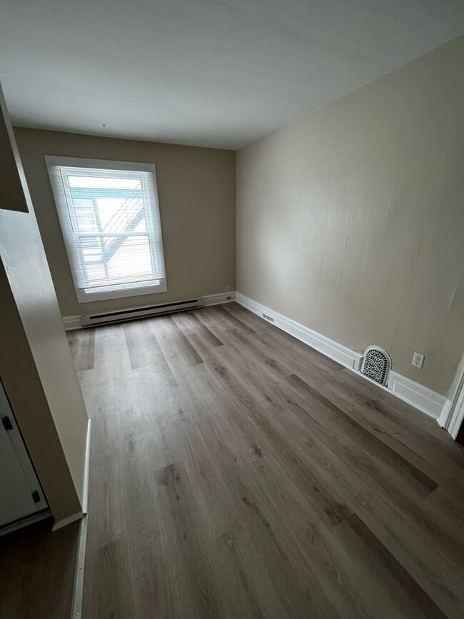 Building Photo - 51 Rutgers St