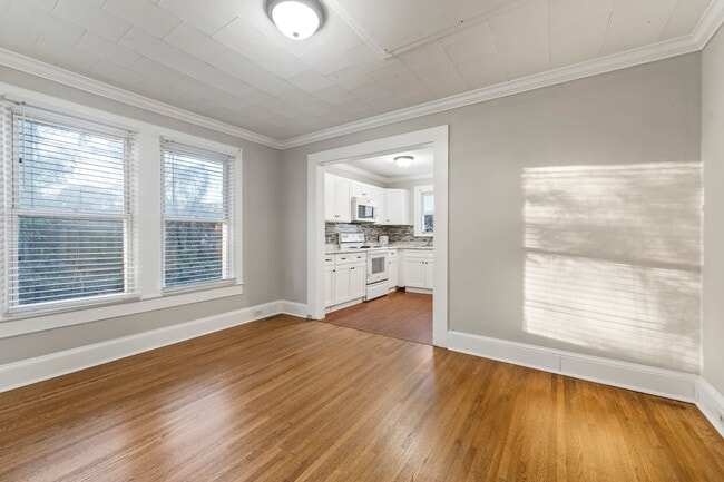 Building Photo - 602 Doby St