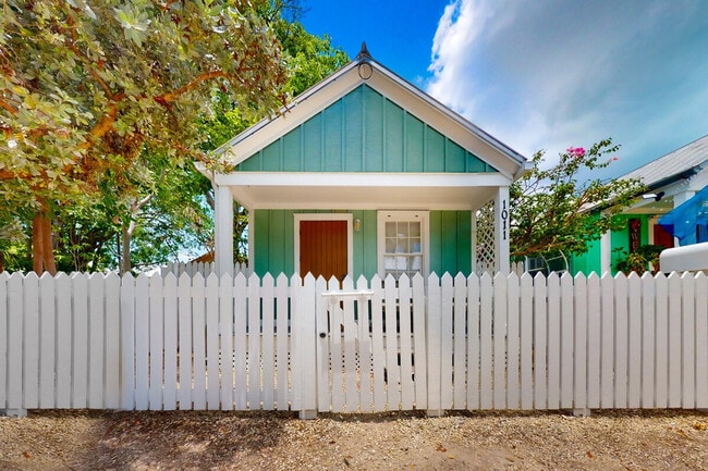 Building Photo - 1011 Howe St