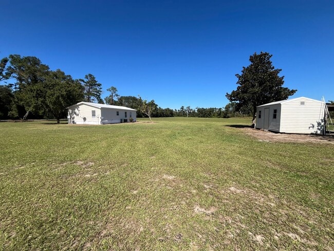 Building Photo - 3 Bedroom 2 Bath home on 1 acre in Wellborn