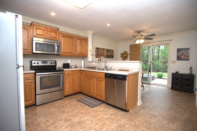 Building Photo - 63 Poplar Ct Ln