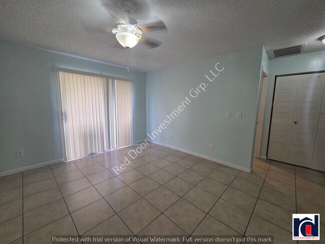 Building Photo - 2 Bedroom 2 Bath w/ Washer & Dryer~ Move in Ready!