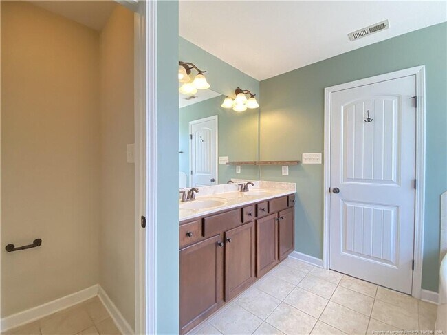 Building Photo - 3012 Gentle Breeze Ct