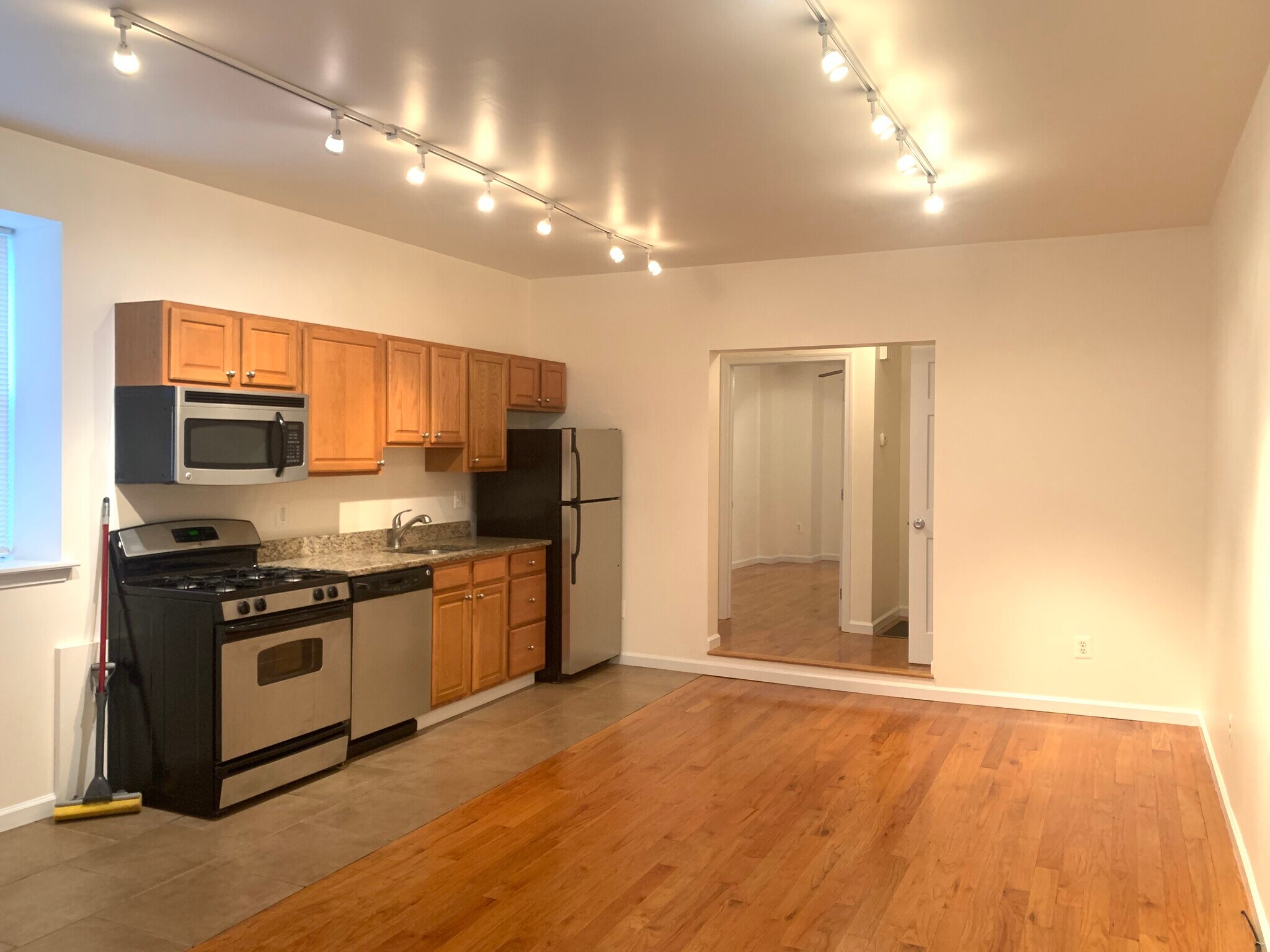 Building Photo - 1538 S 9th St