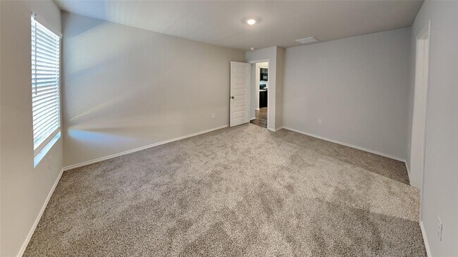 Building Photo - 6141 Bradford Pear Ln