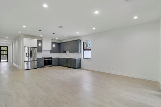 Building Photo - 17780 Thelma Ave