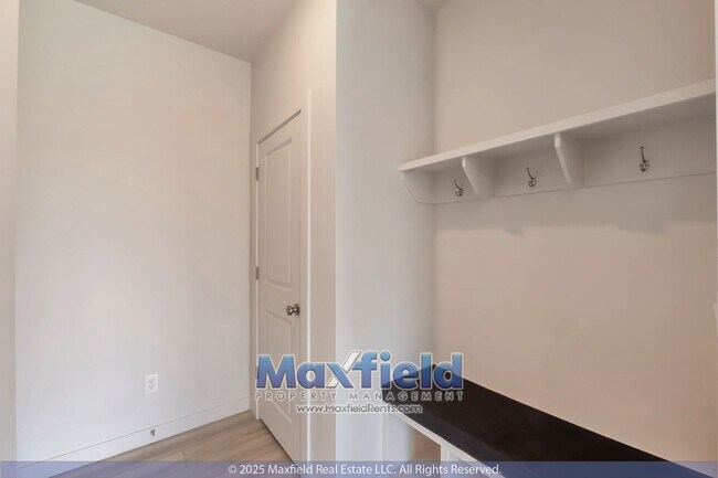 Building Photo - Saratoga Springs 5BD - 3.5BTH - 2GAR
