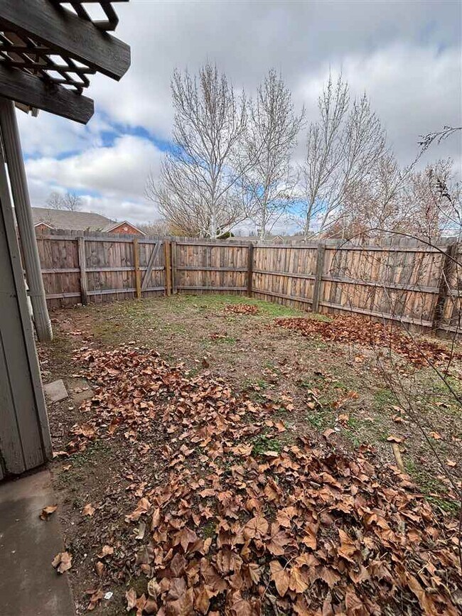 Building Photo - 901 NE Tortoise Dr