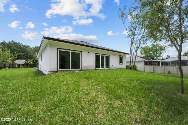 Building Photo - 213 Deportivo Dr