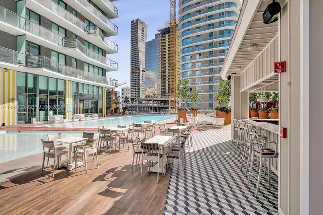 Building Photo - 1300 S Miami Ave